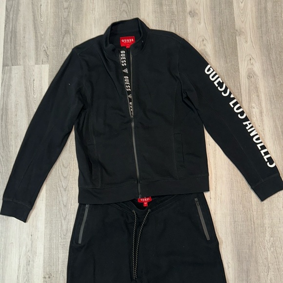 Men Guess Sweatsuit - Picture 2 of 7